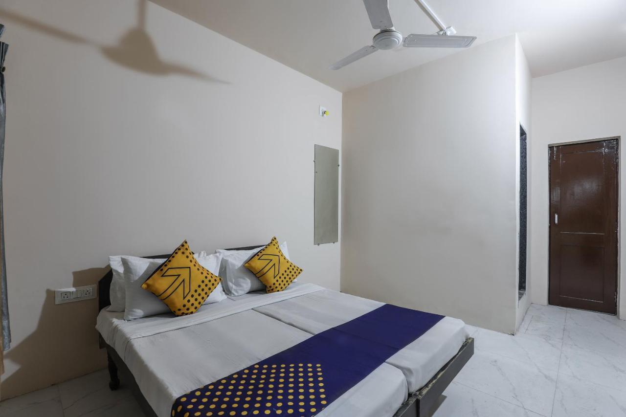 Spot On 64818 Hotel Minal Dzsámnagar Kültér fotó